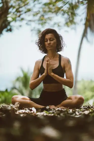 Meditación guiada en quietud en el estudio